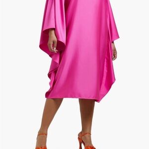River Island Pink Midi Dress

Bell sleeve
Satin
Bright Pink